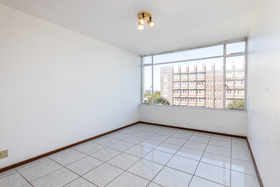 2 Bedroom Property for Sale in Wynberg Upper Western Cape